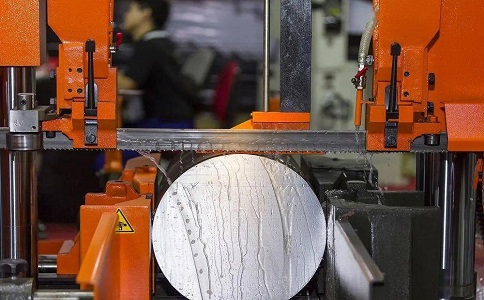 下谷坪土家族乡立式金属带锯床切削出现跑带故障解决方法！